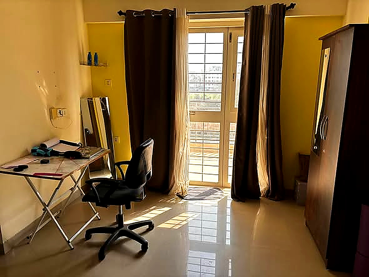 1 BHK Flat for Rent in Grand Bay, Pune — no brokerage owner direct