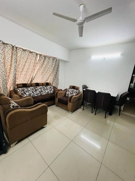 2 BHK flat for rent in Magarpatta Pune — no brokerage owner direct