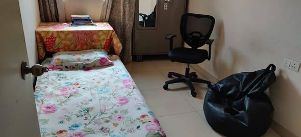 2.5 BHK Flat for Rent in Amanora Park Town, Pune — no brokerage owner direct