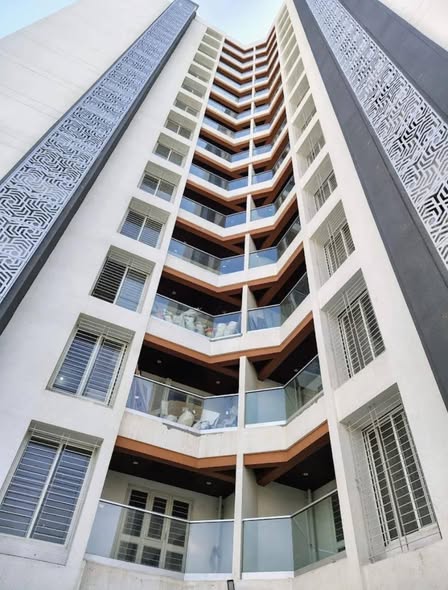 2 BHK flat for rent in Magarpatta Pune — no brokerage owner direct