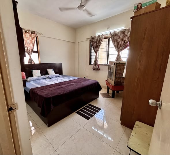 2 BHK flat for rent in Magarpatta Pune — no brokerage owner direct