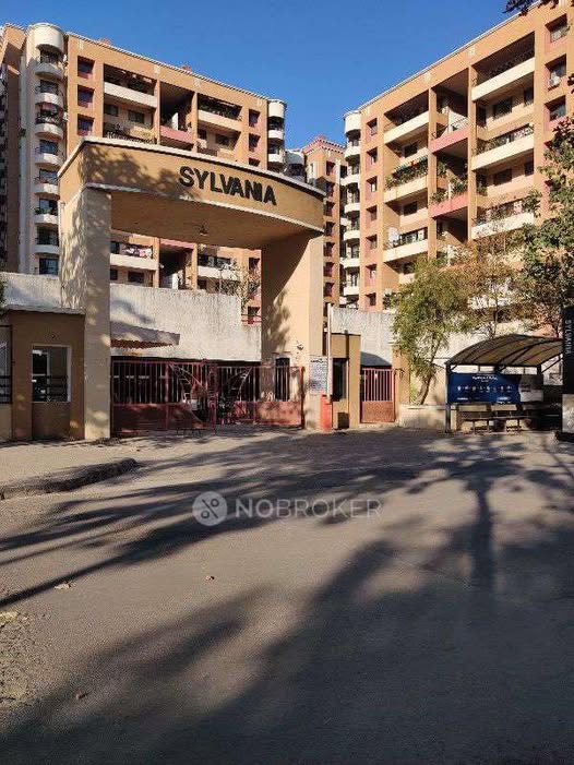 2 BHK flat for rent in Magarpatta Pune — no brokerage owner direct