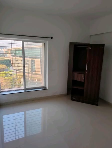 2 BHK flat for rent in Magarpatta Pune — no brokerage owner direct