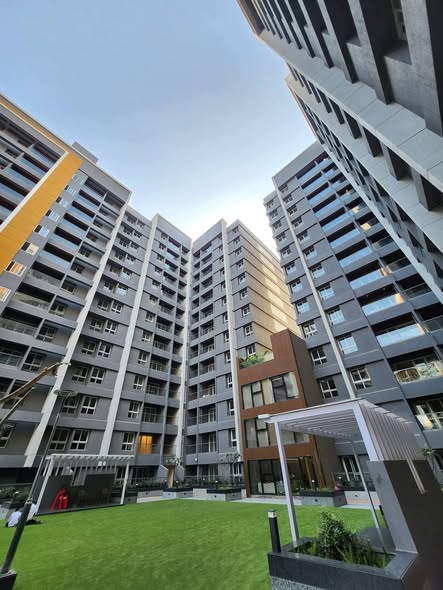 2 BHK flat for rent in Magarpatta Pune — no brokerage owner direct