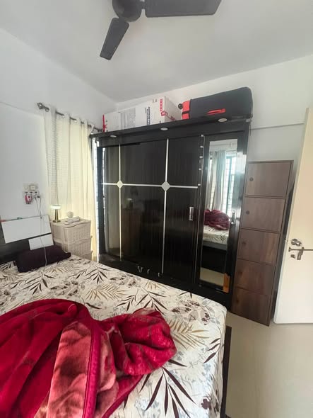 Flatmates in Magarpatta, Pune