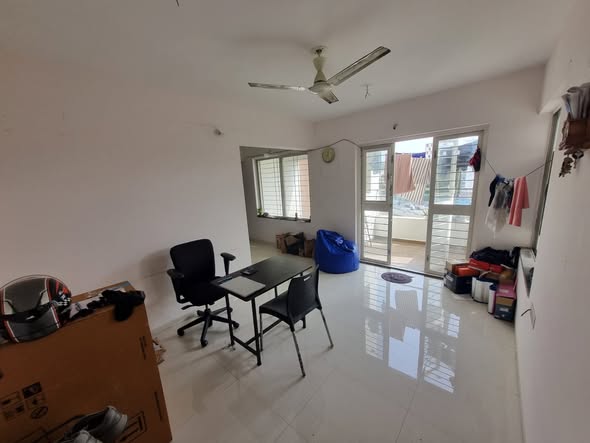 Flatmates in Warje, Pune